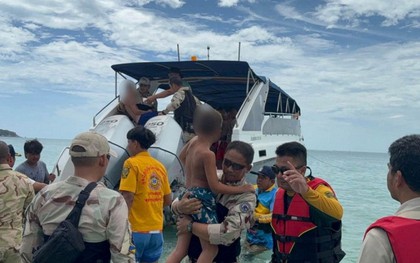 Đi mô tô nước bị lật, ba bố con người Pháp sống sót thần kỳ sau 16 tiếng trôi dạt trên biển