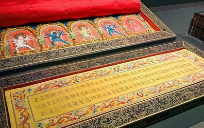 Ngắm nhìn bộ Kinh Phật giáo được tin sẽ “mang lại phước lành suốt bảy kiếp”