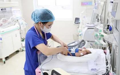 Trẻ tổn thương não do ngạt sau sinh và những biểu hiện cần lưu ý