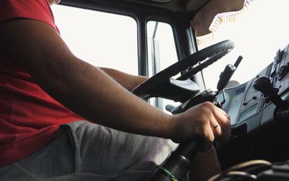 Nam tài xế 46 tuổi phát hiện nhiễm HIV khi khám tiêu chảy, nghẹn ngào thừa nhận: "Chỉ 1 lần duy nhất..."