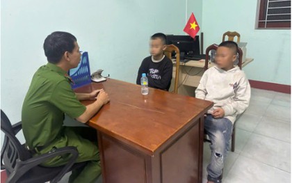 Công an phát hiện 2 anh em 13, 14 tuổi tự ý đi xe máy vượt 600km thăm bà ngoại