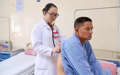 Con mới 6 tháng tuổi, mẹ phát hiện ung thư, 1 năm sau, người chồng lại nhận tin dữ