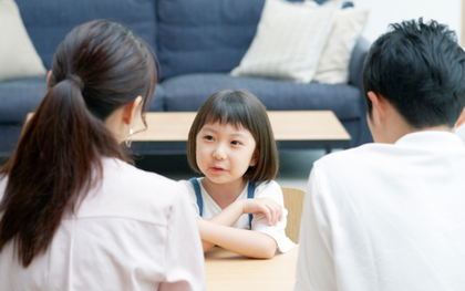 Hãy dạy con "3 không can thiệp, 4 không tiết lộ, 5 không giúp đỡ": Cuộc đời sẽ bớt rất nhiều rắc rối nhờ biết bộ quy tắc này!