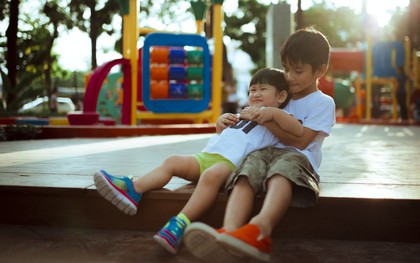 Sự khác nhau giữa trẻ thích chơi trong nhà và trẻ thích chạy nhảy ngoài trời