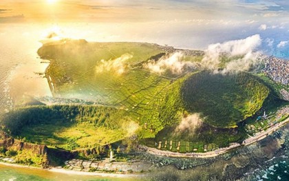 Hòn đảo có hồ nước ngọt nằm ngay trên miệng núi lửa, cách đất liền chỉ 30km rất đáng để ghé một lần dịp 2/9