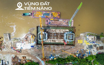 Toàn cảnh công trường xây cầu có trụ cao nhất, nhịp chính dài thứ 2 Việt Nam, nối trung tâm Hà Nội với đại đô thị của Vinhomes, sẽ hoàn thành sau một năm nữa
