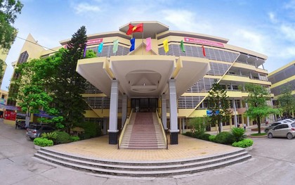 Mưa bão liên tục, 1 học viện ra thông báo nóng: Các em 2k8 cập nhật ngay