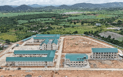 Việt Nam vừa hoàn thành 1 trường nội trú liên cấp quy mô gần 6ha, đầu tư 158 tỷ đồng: Thi công chỉ trong 9 tháng, ký túc xá có điều hòa, bình nóng lạnh