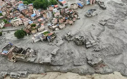Lũ quét kinh hoàng tại Nepal là "không thể chạy thoát": Dòng bùn lũ di chuyển như "bê tông di động", chuyên gia tiết lộ đường sống duy nhất