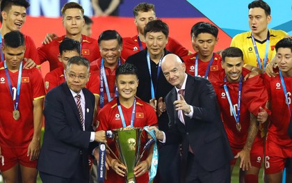 Chủ tịch FIFA Gianni Infantino kinh ngạc trước không khí tại Mỹ Đình, gọi Việt Nam là "thế lực bóng đá Đông Nam Á"