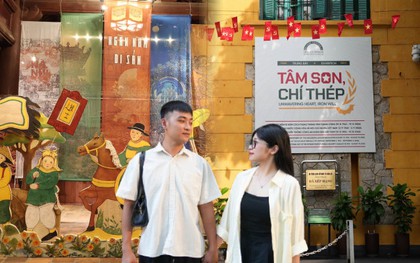 Bức tranh dài 7 mét, hơn 120 tác phẩm và những họa sĩ từ lớp 3 đến ngoài 60: Văn Miếu có gì dịp 2/9?
