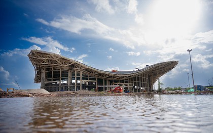 Trên một hòn đảo ở Việt Nam, nhà ga VIP gần 10.000m² đang dần thành hình: Mái "cá đại bàng biển" gây chú ý