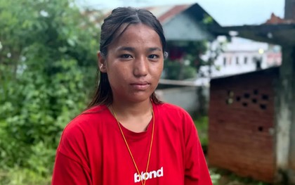Cô gái Nepal 20 tuổi mất 17 người thân sau lũ quét lịch sử