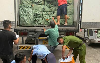 Khám xét xe tải đông lạnh, phát hiện gần 17 tấn thực phẩm không rõ nguồn gốc: Toàn bộ hàng hóa bị niêm phong