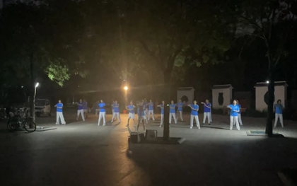 Lý do gì hệ thống đèn trong công viên thường tối hơn đèn đường?