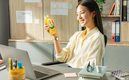 Từ phòng tập đến văn phòng: Thức uống thanh mát "bỏ túi" của giới trẻ