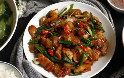 Cùng 1 công thức, tại sao thịt rang cháy cạnh ngoài hàng luôn ngon hơn, sai lầm nằm ở bước đầu tiên