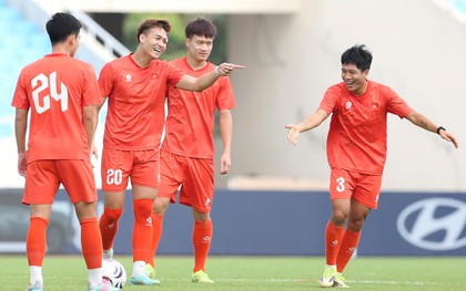 Tuyển Việt Nam bất ngờ vắng Xuân Son, Văn Hậu và 2 trụ cột trước trận gặp Campuchia, HLV Kim Sang-sik tính toán điều gì?
