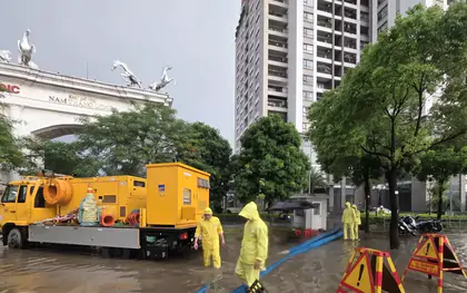 Mưa lớn vượt công suất thiết kế, Hà Nội giải bài toán chống ngập ra sao?