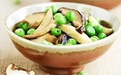 Món ăn này làm nhanh chóng, nguyên liệu đầy chợ, ngon miệng đến nỗi cả nước sốt cũng hết veo