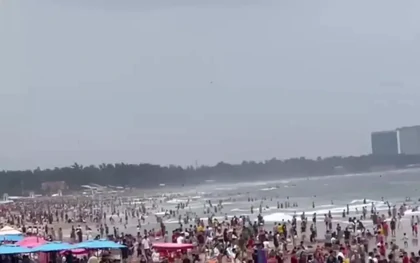 Bãi biển Vũng Tàu đông nghịt