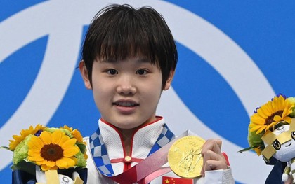 Nhà vô địch Olympic không nhớ tuổi mẹ, phải hỏi AI