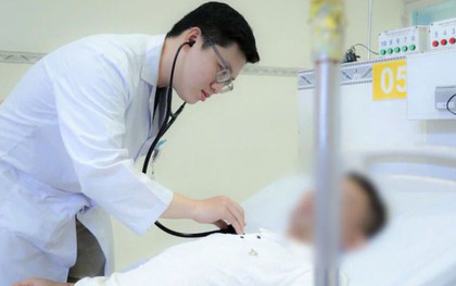 Đang ăn tối, người đàn ông 56 tuổi bất ngờ ngã quỵ