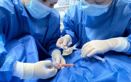 Kỳ tích: Em bé sinh non 330 gram vượt "cửa tử" sau 105 ngày điều trị, xuất viện với cân nặng 2,5 kg