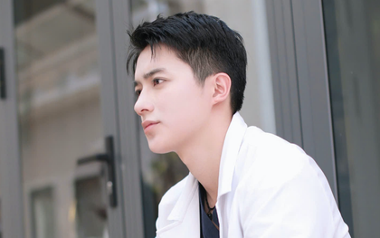 "Nam thần" Y Hà Nội gây sốt: IELTS 8.0, chọn ngành ung thư, từng muốn bỏ học