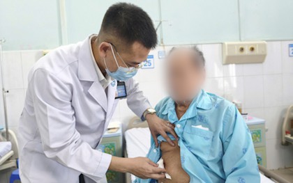 Xương cá xuyên vào gan, cụ ông 82 tuổi sốc nhiễm trùng