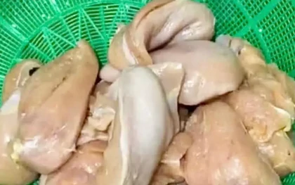 Vụ "gà, tôm bốc mùi đưa vào trường học", Hà Nội chỉ đạo xử lý nghiêm