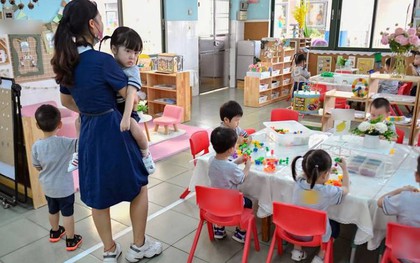 Mẹ Hà Nội băn khoăn vì tin nhắn của nhóm phụ huynh cùng lớp: Cứ soi mói, nói xấu kiểu này, bảo sao các cô mầm non không áp lực!