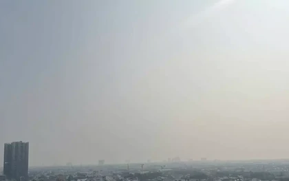 Bầu trời TPHCM mờ đục