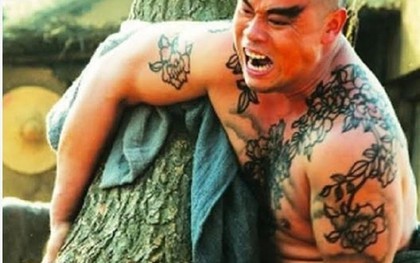 Hình xăm hoa mẫu đơn trên lưng Lỗ Trí Thâm có ý nghĩa gì?