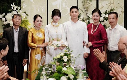 Cựu cầu thủ U23 Việt Nam cưới vợ, cô dâu xinh đẹp vàng đeo trĩu cổ