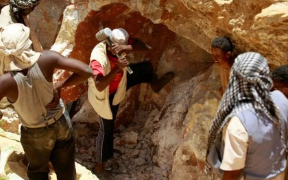 Sập mỏ vàng khiến ít nhất 82 người thiệt mạng, nhiều người khác vẫn đang mất tích