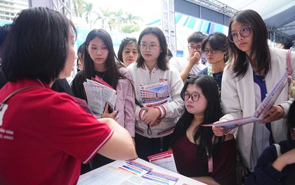 Tuyển sinh đại học 2027: Bỏ điểm cộng IElts, siết phương thức