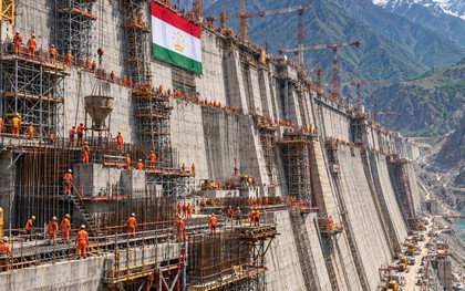 Phát hiện một quốc gia đang xẻ núi xây siêu đập cao 335 m, vượt xa đập Tam Hiệp - có 6 tổ máy công suất tương đương 3 nhà máy điện hạt nhân, hồ chứa 13,3 tỷ m2 nước