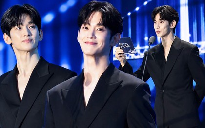 Kim Soo Hyun tái xuất tại lễ trao giải sau scandal, thần thái ra sao?