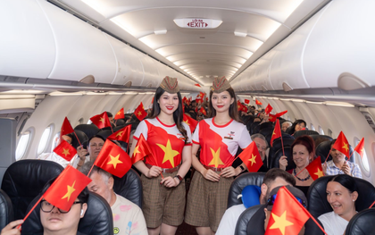 Sắc đỏ sao vàng rực rỡ từ sân bay đến những chuyến bay Vietjet dịp Quốc khánh 2/9