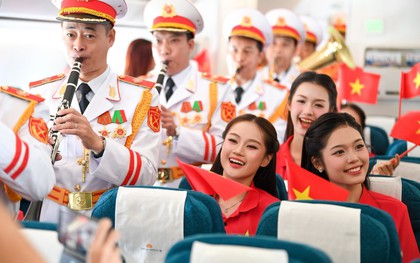 Dịp 2/9, các hãng hàng không “chiều” khách thế nào: Làm vé cờ đỏ sao vàng, cho tiếp viên mặc trang phục theo chủ đề, giảm đúng 29% giá vé
