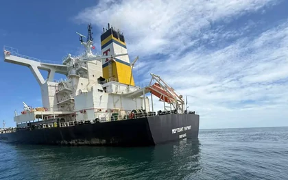 Tàu chở hơn 174.000 tấn quặng gặp sự cố ngoài khơi Quảng Ngãi