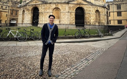 Chủ tịch ACB Trần Hùng Huy “khoe” đi học tại Oxford, doanh nhân Cường Đô La liền bình luận 1 câu