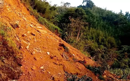 Thái Nguyên: Sạt lở trên Quốc lộ 3B, cấm xe tải trọng trên 2,5 tấn