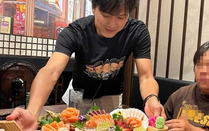 Nam nghệ sĩ đình đám đi bán sushi ở đường số 7, phường An Lạc, TP.HCM