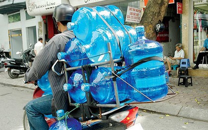 Lời khuyên cho tất cả người dân đang uống nước đóng bình