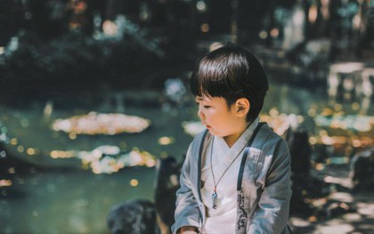 Đừng đi đâu cũng kể chuyện của con: Dù con xuất sắc hay bình thường, cha mẹ tốt nhất nên biết giữ lời