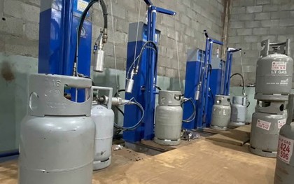 TP.HCM: Khởi tố 10 bị can trong đường dây gas giả quy mô lớn, tuồn ra thị trường hơn 42.000 bình