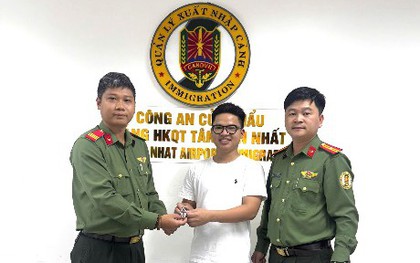 Công an sân xác minh hàng loạt túi xách 500 triệu, đồng hồ Rolex 600 triệu... nằm rải rác ở sân bay Tân Sơn Nhất