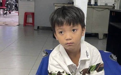 Tìm người thân cho bé trai 5 tuổi bị lạc gia đình ở TP.HCM